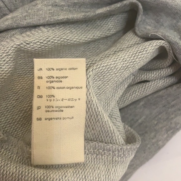 NWT. Short sleeve sweatshirt size 4-5 - Picture 3 of 3